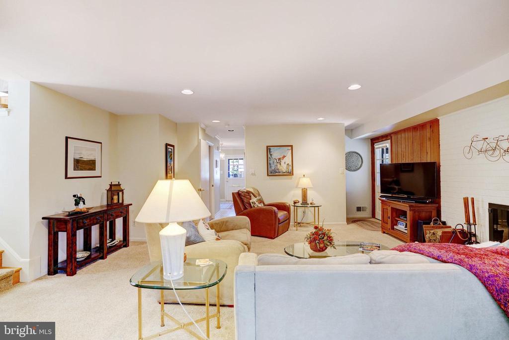 4214 SLEEPY HOLLOW ROAD