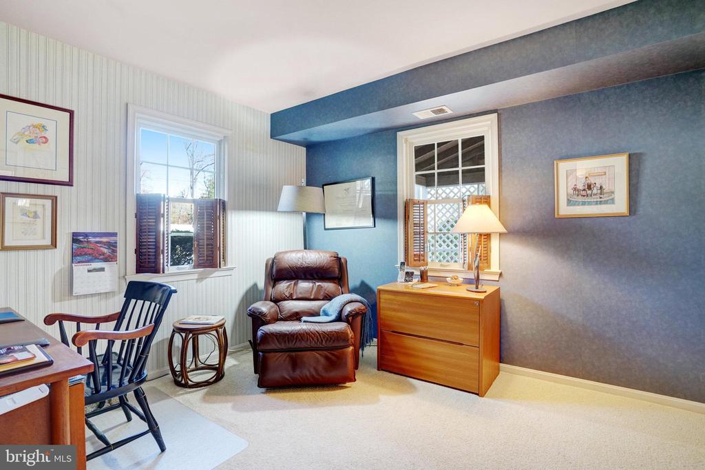 4214 SLEEPY HOLLOW ROAD