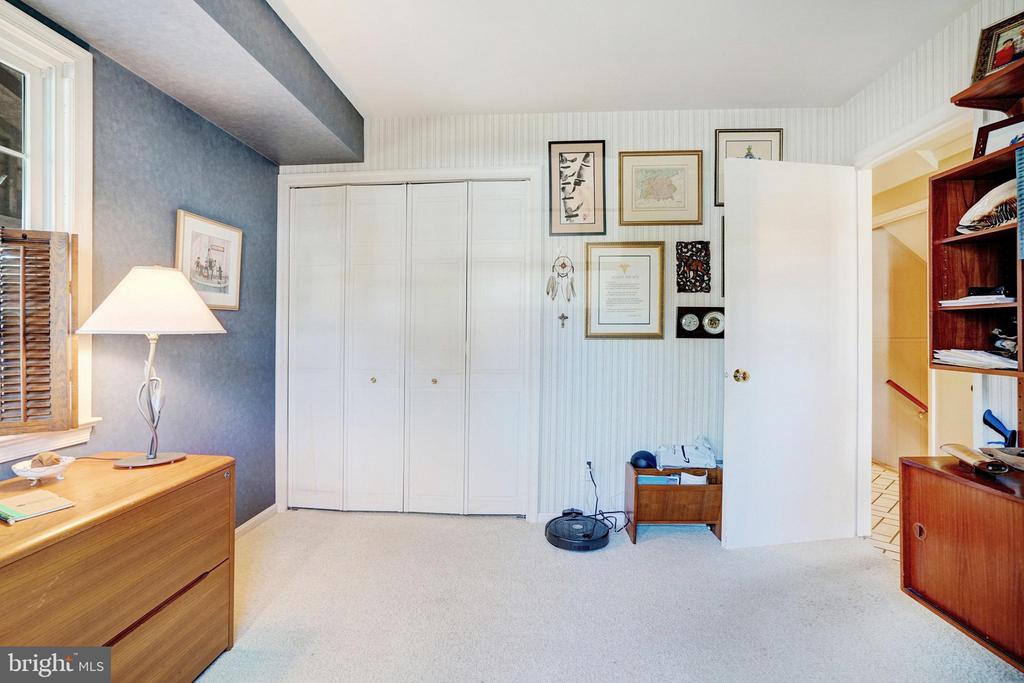 4214 SLEEPY HOLLOW ROAD