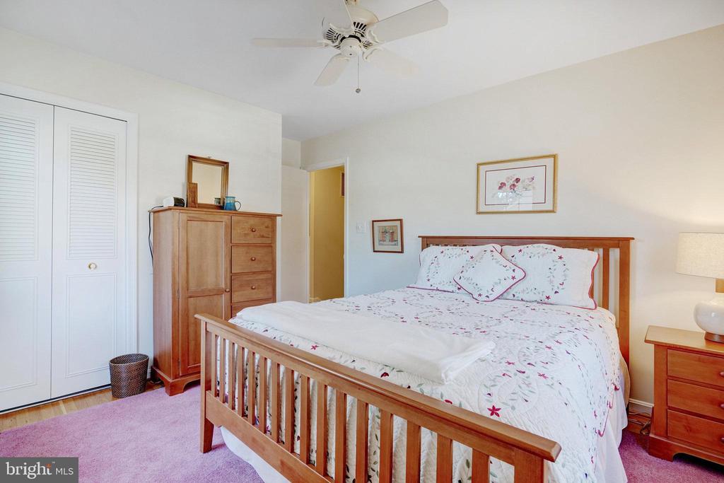 4214 SLEEPY HOLLOW ROAD
