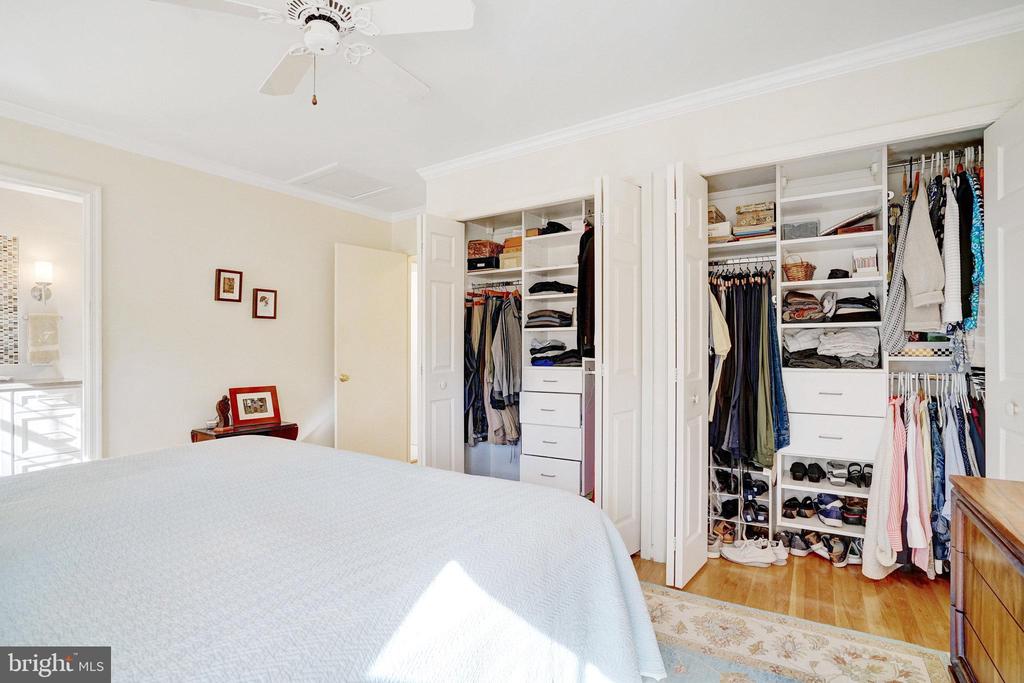 4214 SLEEPY HOLLOW ROAD