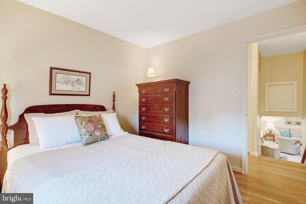 4214 SLEEPY HOLLOW ROAD