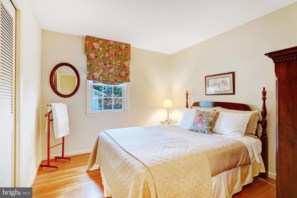 4214 SLEEPY HOLLOW ROAD