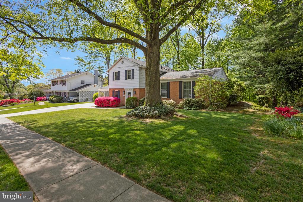 4214 SLEEPY HOLLOW ROAD