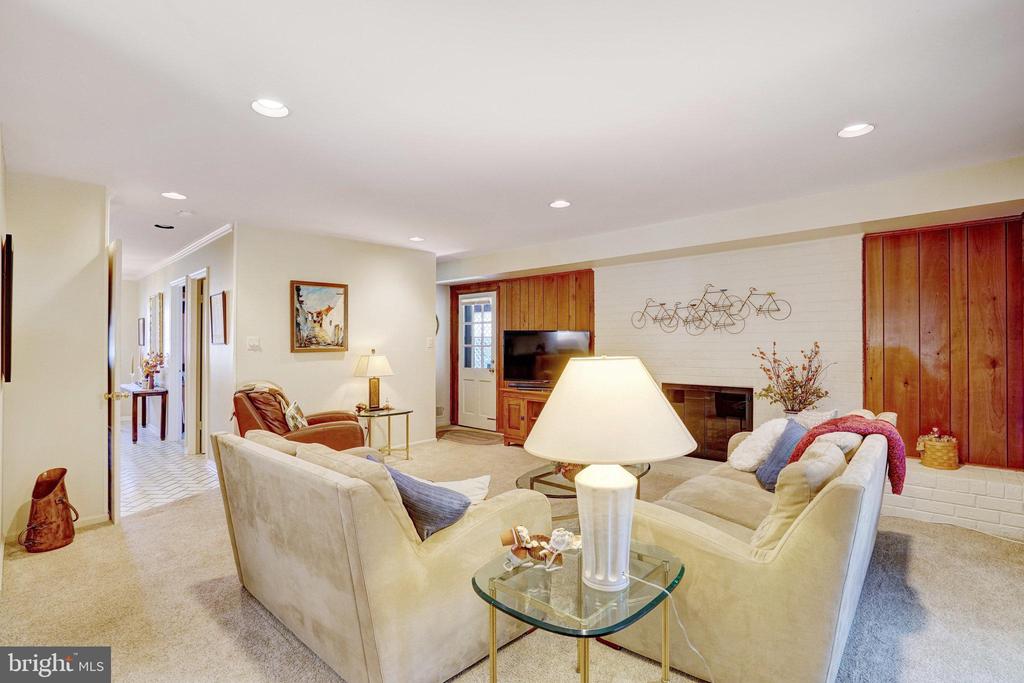 4214 SLEEPY HOLLOW ROAD