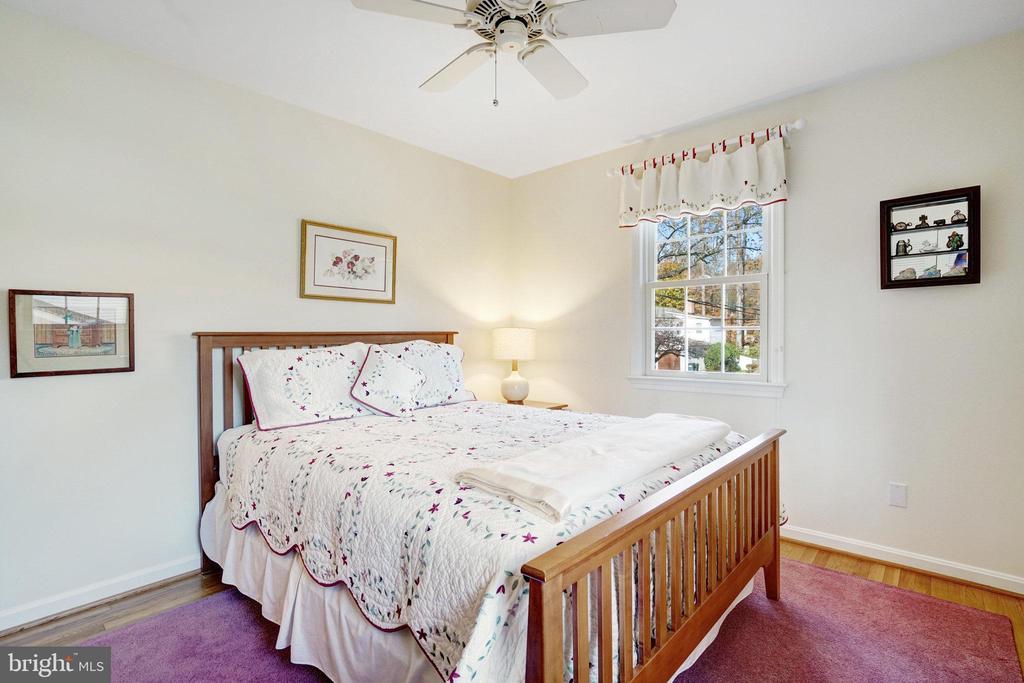 4214 SLEEPY HOLLOW ROAD