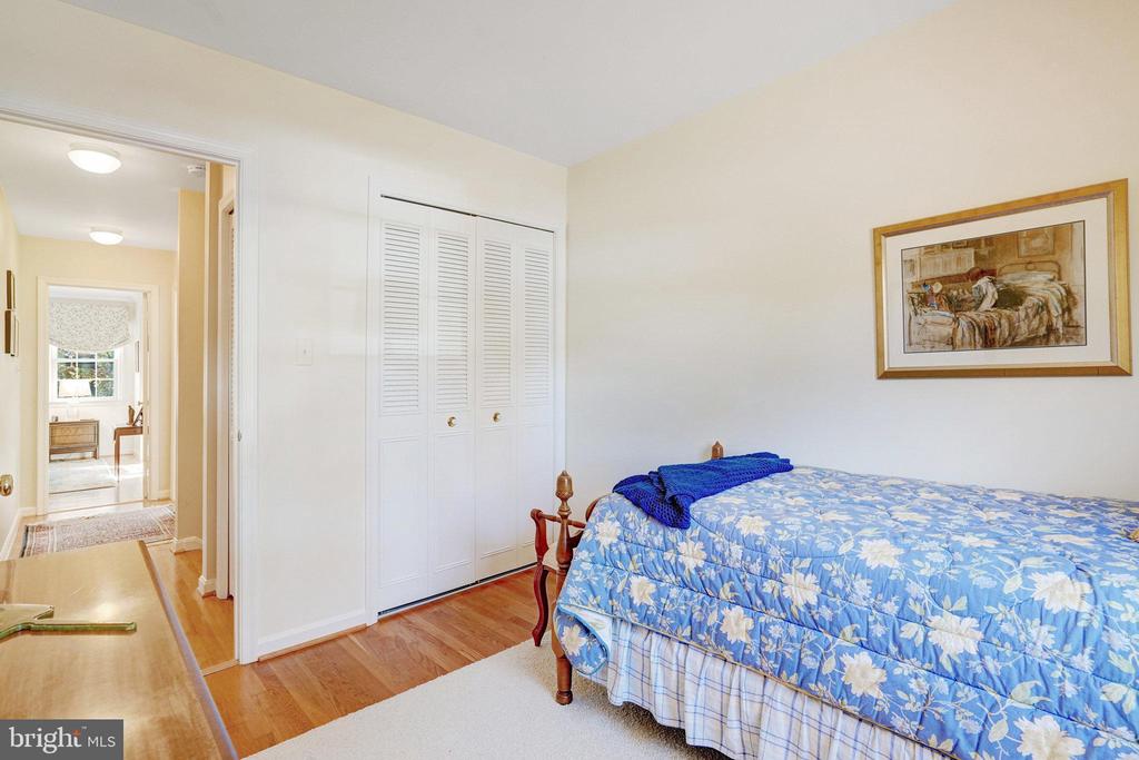 4214 SLEEPY HOLLOW ROAD