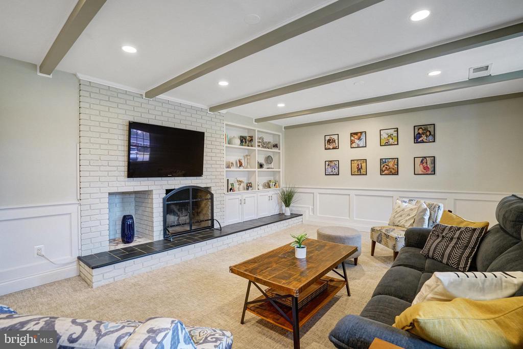 6442 OVERLOOK DRIVE