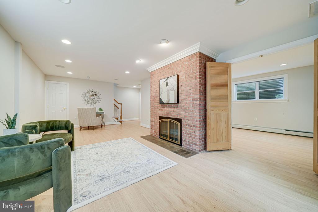 3404 RUSTIC WAY LANE