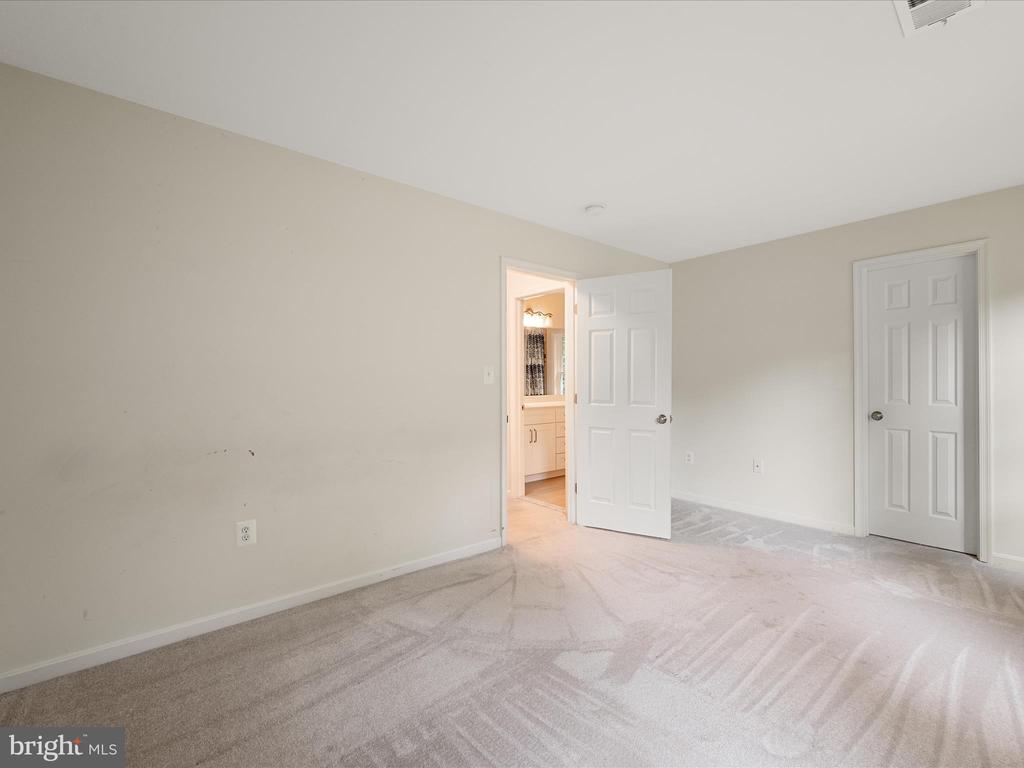 11132 FLORA LEE DRIVE