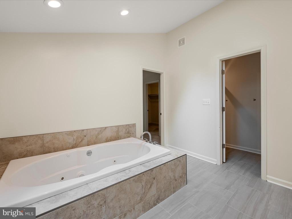 11132 FLORA LEE DRIVE