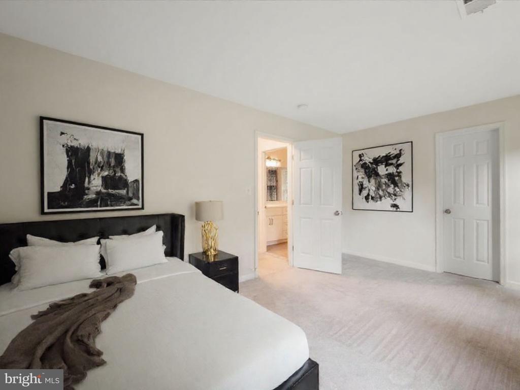 11132 FLORA LEE DRIVE