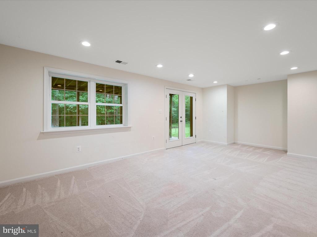 11132 FLORA LEE DRIVE