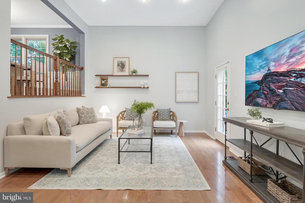 6416 SEVEN OAKS COURT