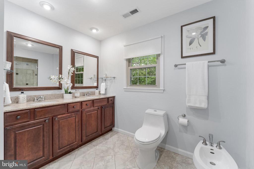 6416 SEVEN OAKS COURT