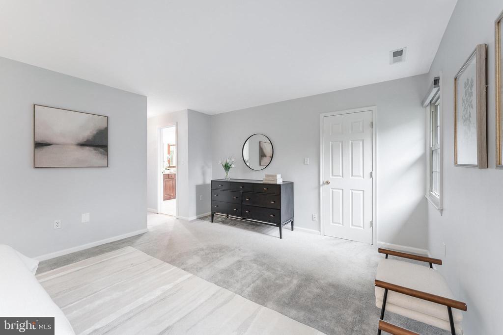 6416 SEVEN OAKS COURT