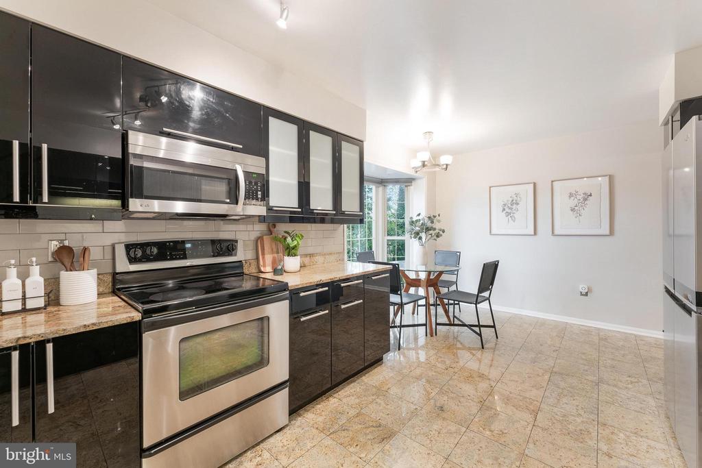 6416 SEVEN OAKS COURT