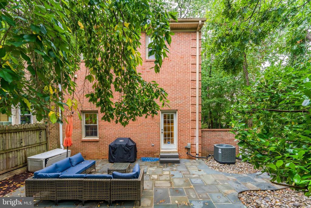 6416 SEVEN OAKS COURT