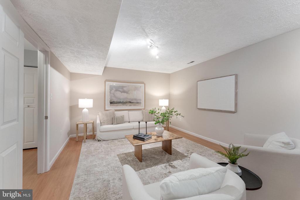 6416 SEVEN OAKS COURT