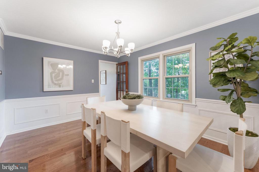 6416 SEVEN OAKS COURT