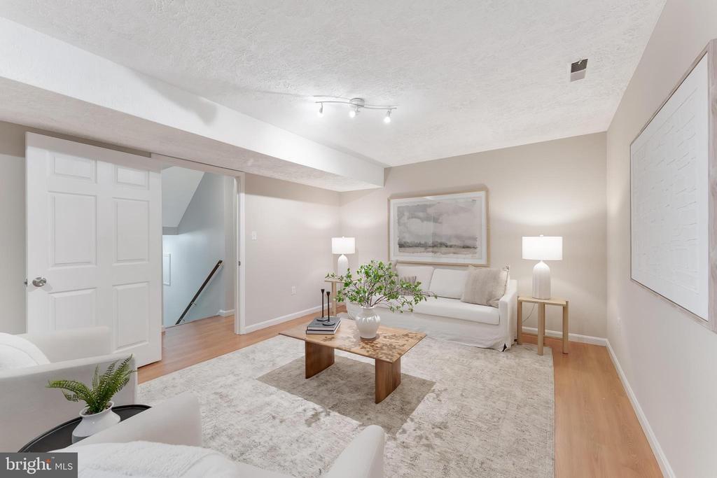6416 SEVEN OAKS COURT