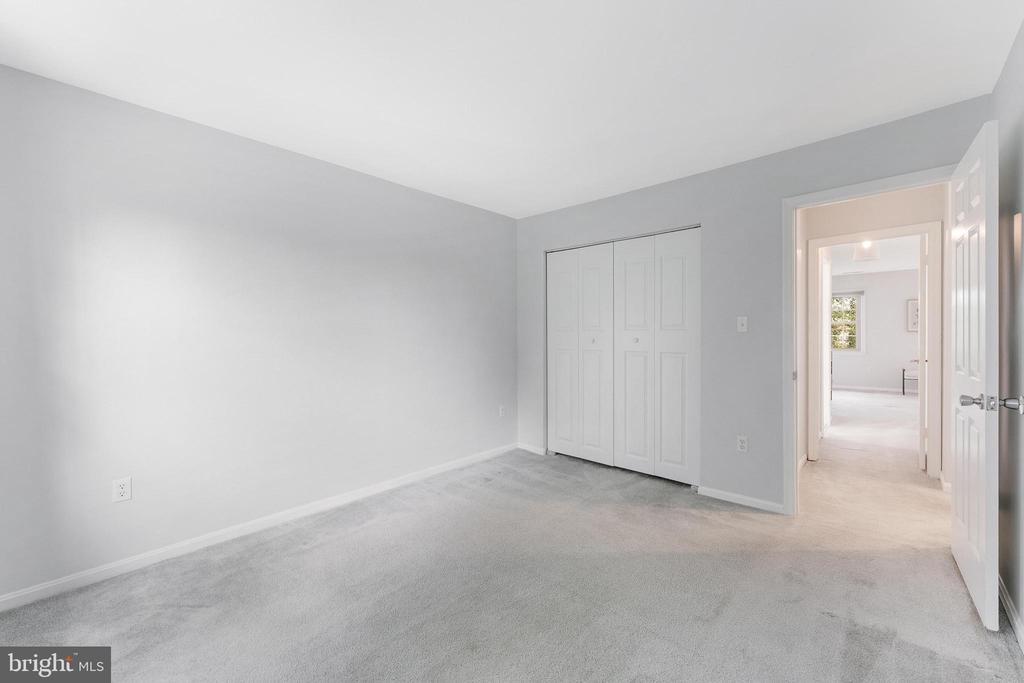 6416 SEVEN OAKS COURT