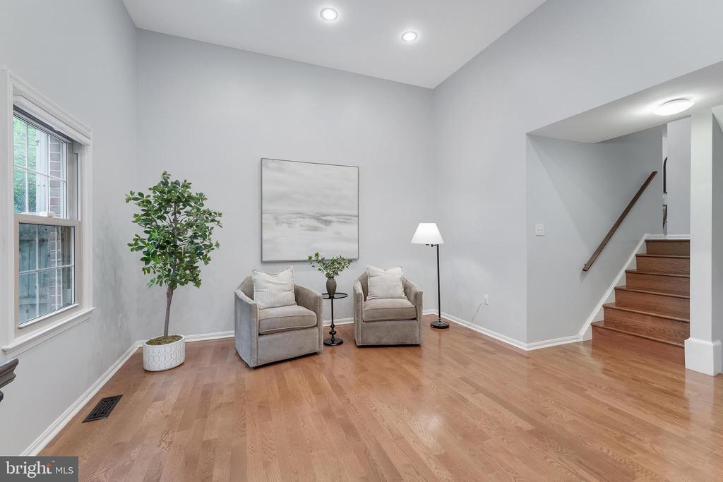 6416 SEVEN OAKS COURT