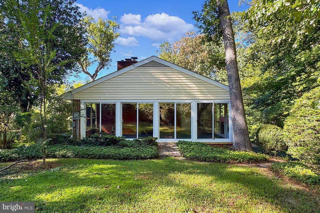 3516 HIGHVIEW PLACE