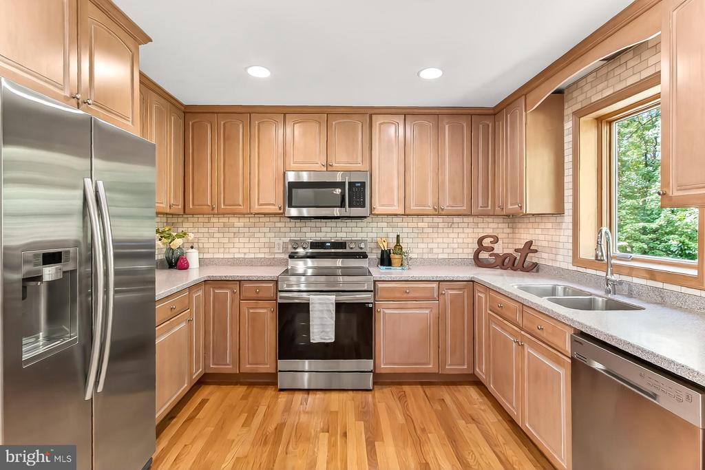 3516 HIGHVIEW PLACE