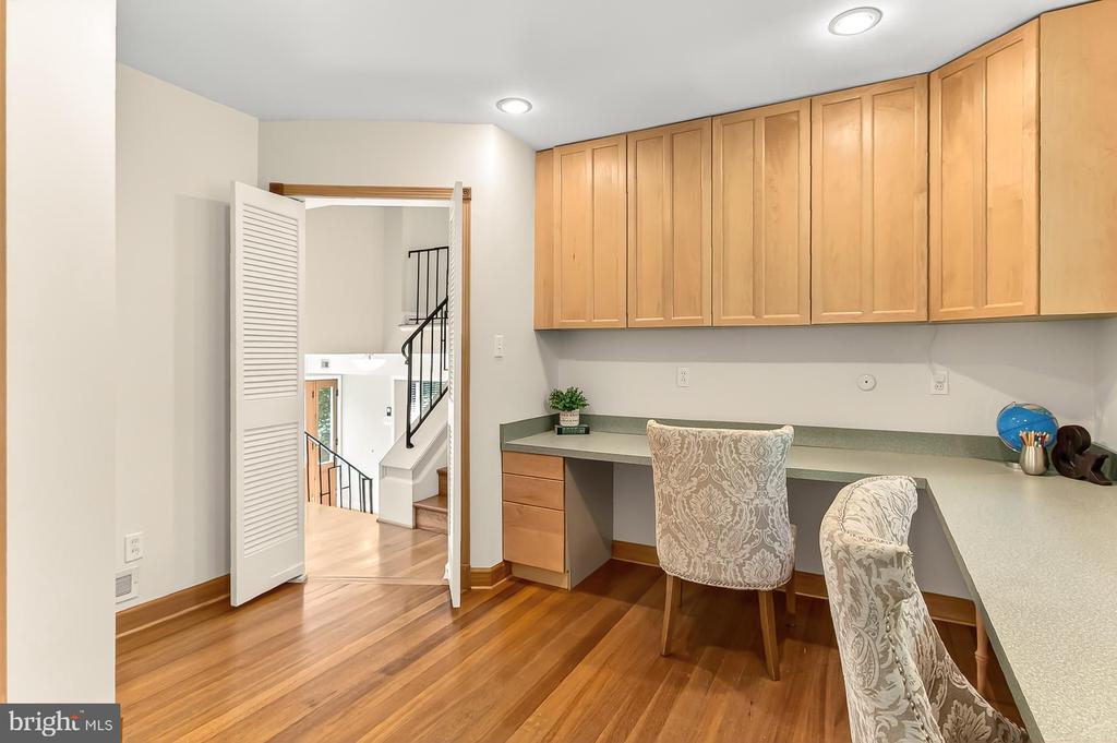 3516 HIGHVIEW PLACE