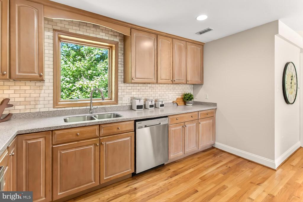 3516 HIGHVIEW PLACE