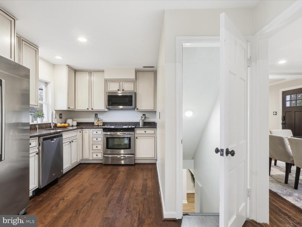 6437 SPRING TERRACE