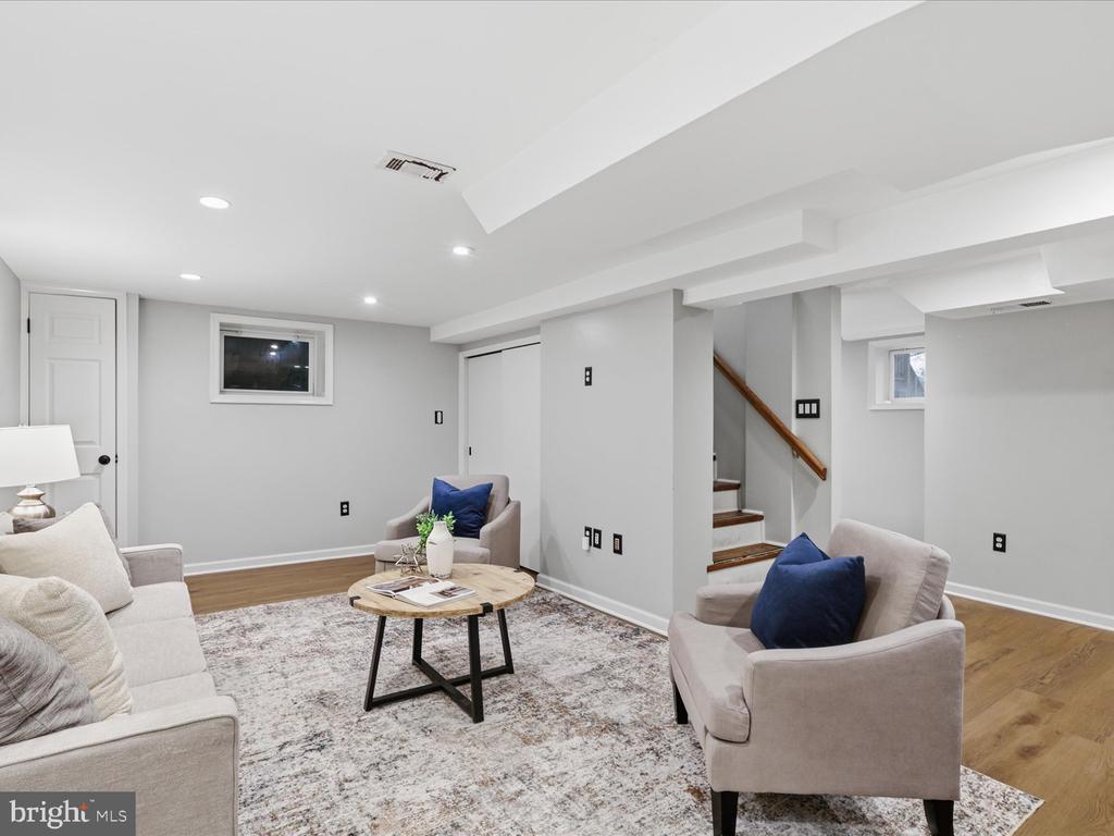 6437 SPRING TERRACE