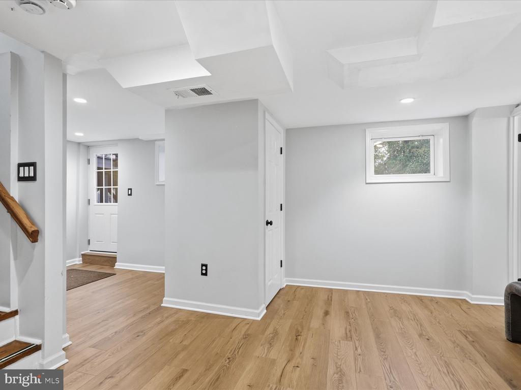 6437 SPRING TERRACE