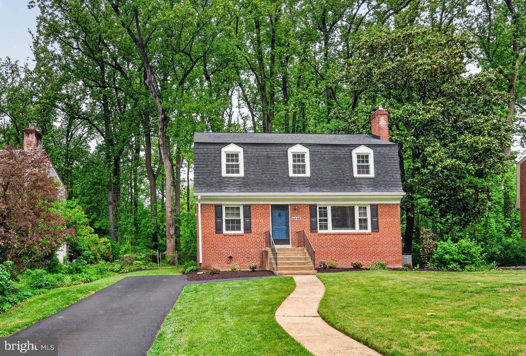 6538 OAKWOOD DRIVE