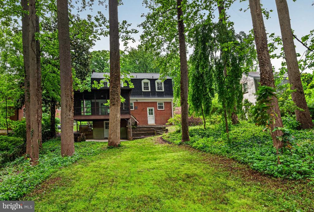 6538 OAKWOOD DRIVE