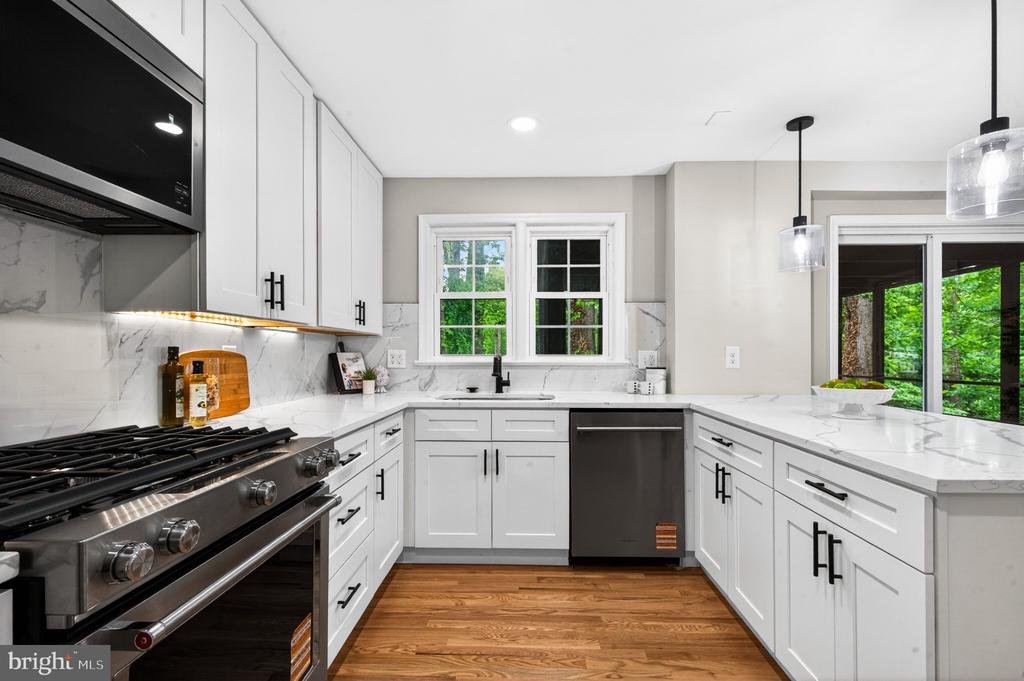 6538 OAKWOOD DRIVE