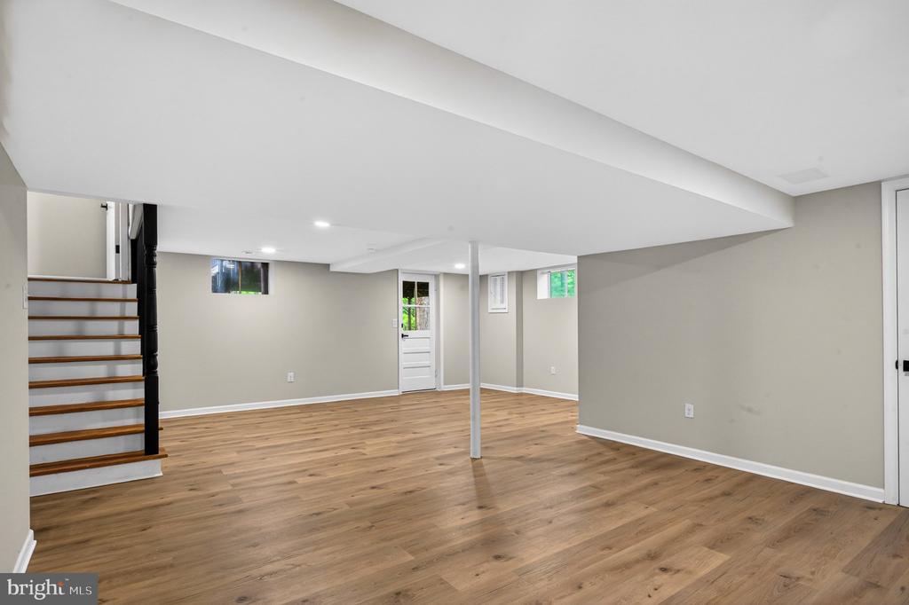 6538 OAKWOOD DRIVE