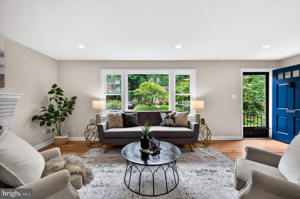 6538 OAKWOOD DRIVE