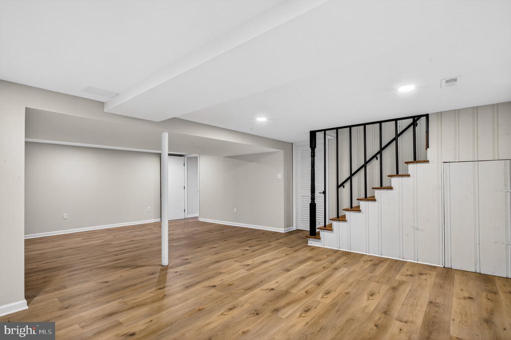 6538 OAKWOOD DRIVE