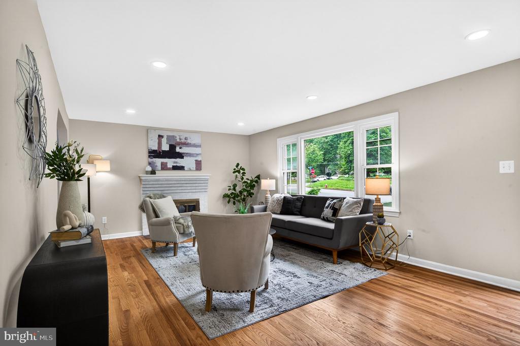 6538 OAKWOOD DRIVE