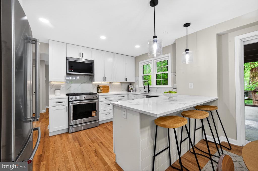 6538 OAKWOOD DRIVE