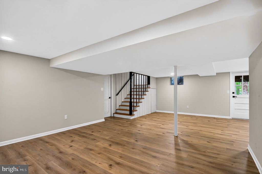 6538 OAKWOOD DRIVE