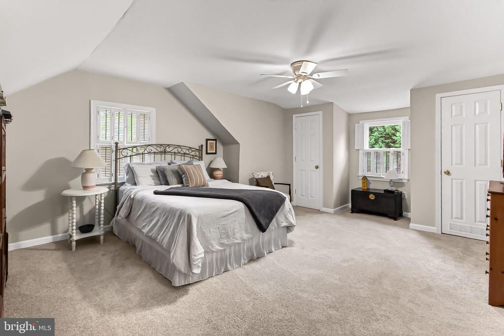 3304 SLADE RUN DRIVE