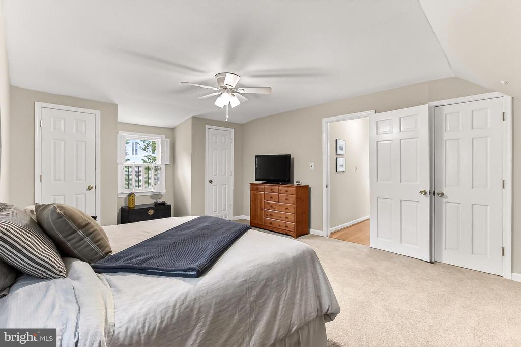 3304 SLADE RUN DRIVE