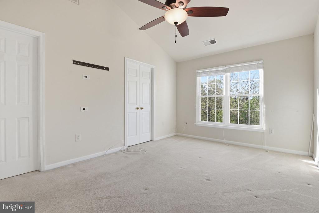 9814 CHESHIRE RIDGE CIRCLE
