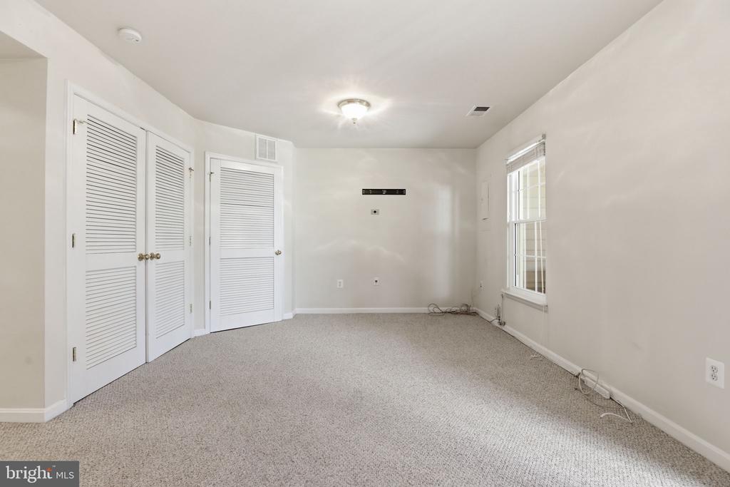 9814 CHESHIRE RIDGE CIRCLE