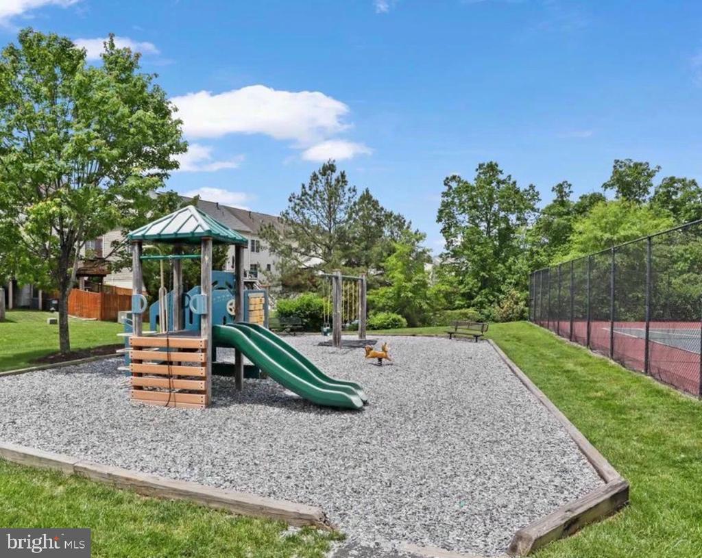 9814 CHESHIRE RIDGE CIRCLE