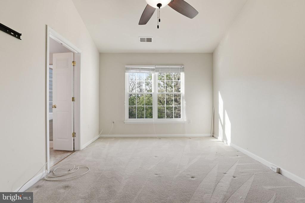 9814 CHESHIRE RIDGE CIRCLE