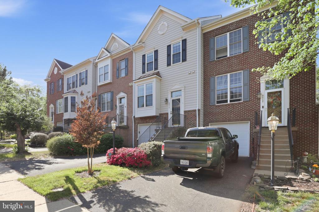9814 CHESHIRE RIDGE CIRCLE